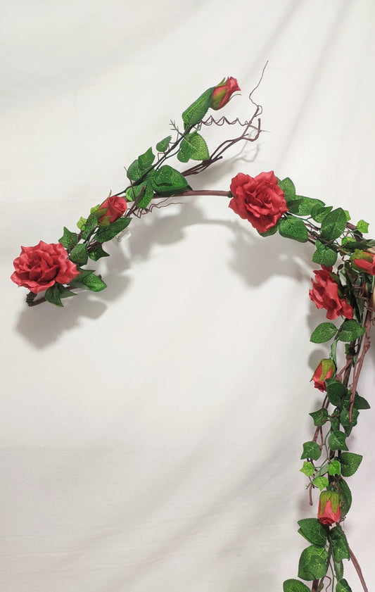 GUIRNALDA DE ROSAS ROJA PEQUEÑA, TELA Y PLASTICO