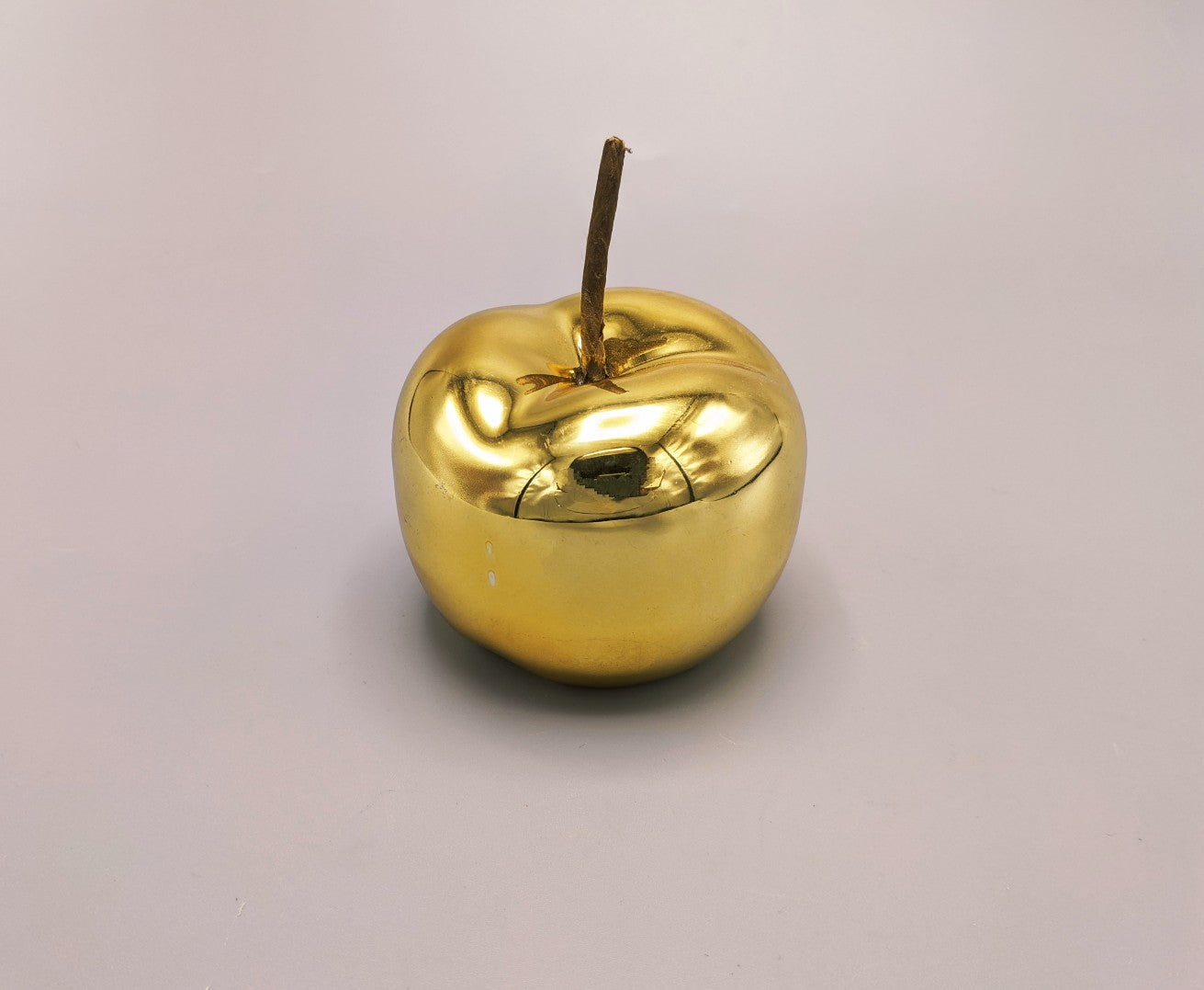 FIGURA MANZANA DORADA