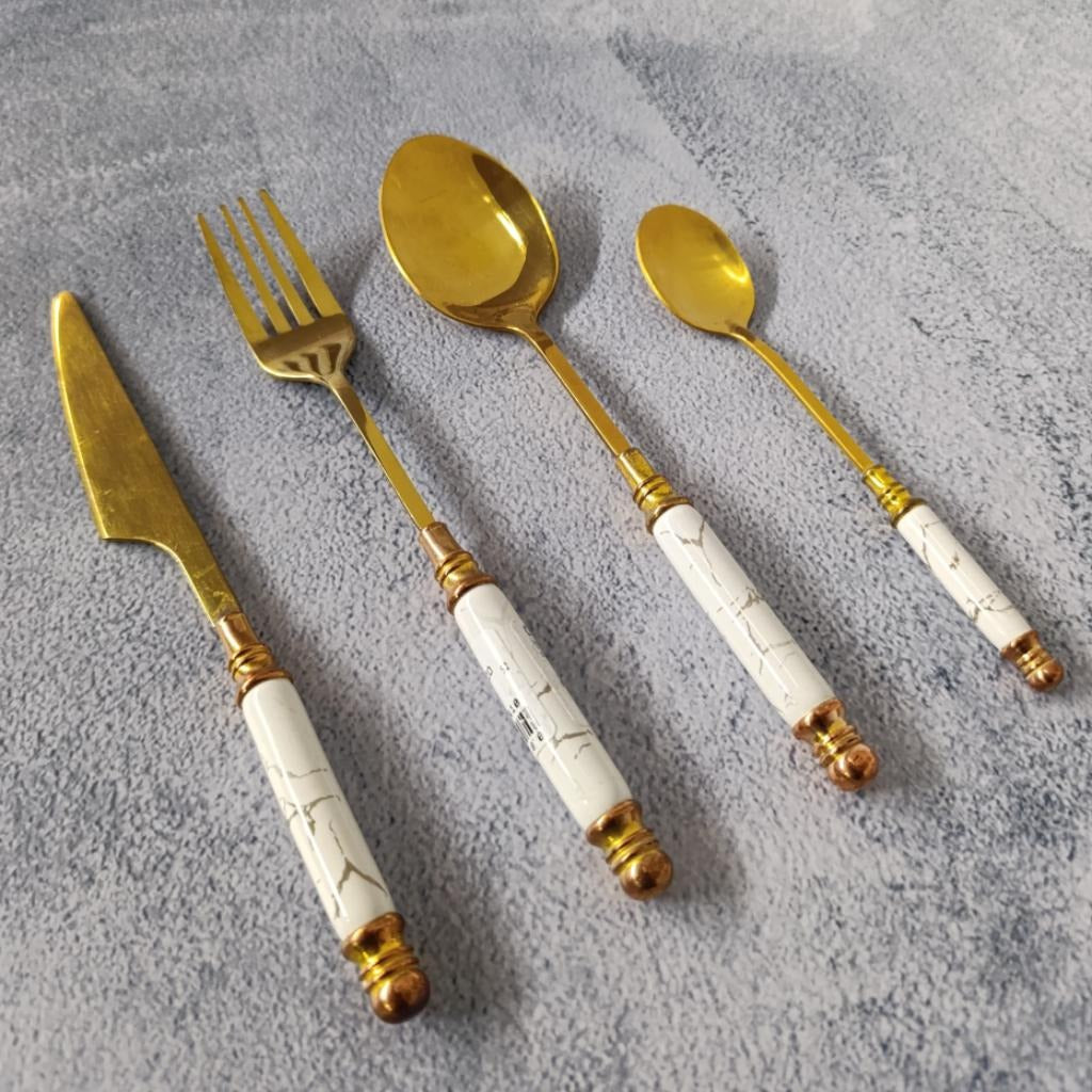 SET X 4 CUBIERTOS DORADOS PALZO